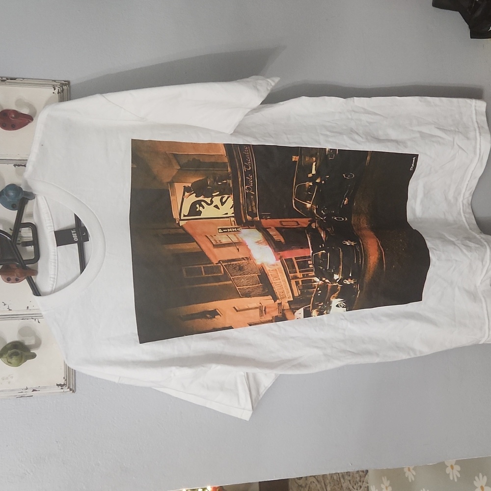 Obey tshirt